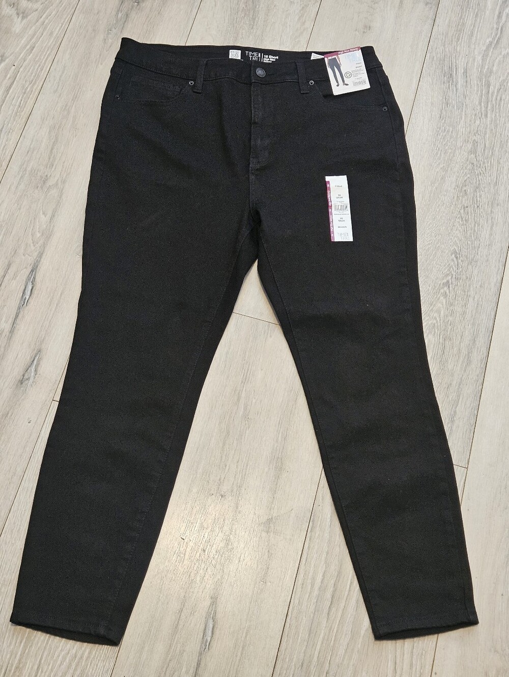 Time and Tru Women's High Rise Skinny Jeans Black Denim NWT Size 16 Short